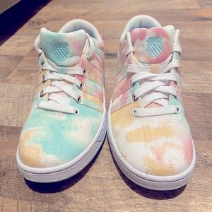 Womens 7.5 brand new K-Swiss Tye Dye Court Pro II T shoes